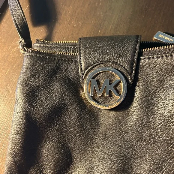 Michael Kors Black Leather Crossbody Bag - Picture 3 of 10